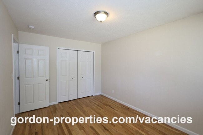 Building Photo - 10851 SE Garrett Dr