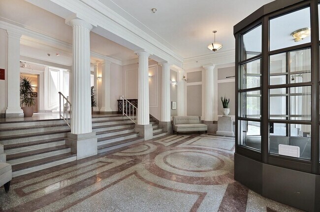 Building Photo - 30 Monument Sq