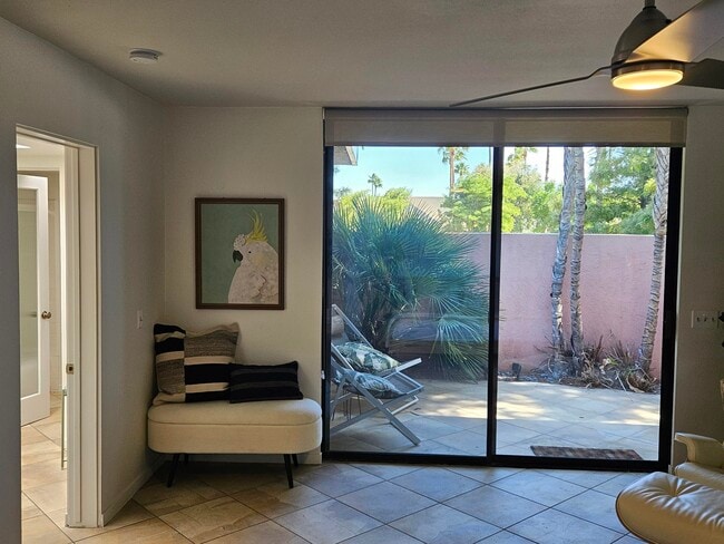 Building Photo - 2501 N Indian Canyon Dr