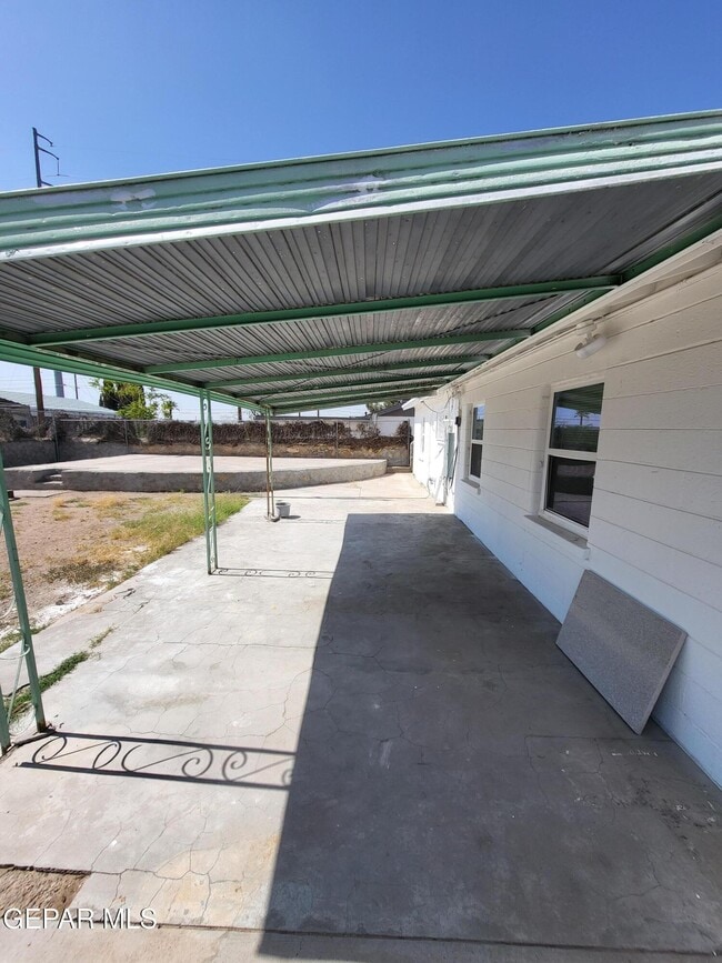 Building Photo - 1102 Cuba Dr