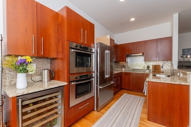 Building Photo - 769 Heath St