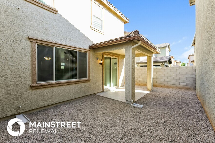 Building Photo - 16603 W Sierra St