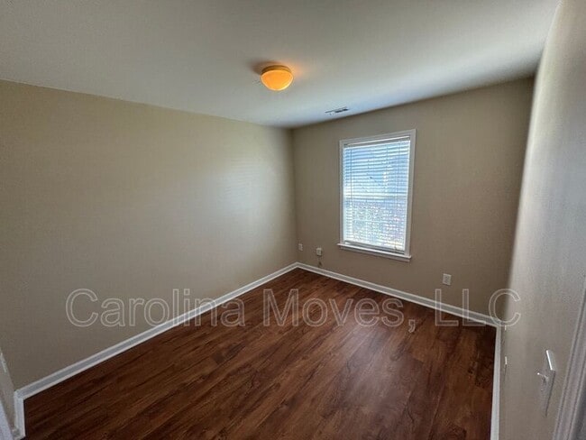 Building Photo - 500 Cliffview Ct