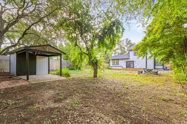 Building Photo - BEAUTIFUL HOUSE FOR RENT NEAR 1604 W/ GUIL...