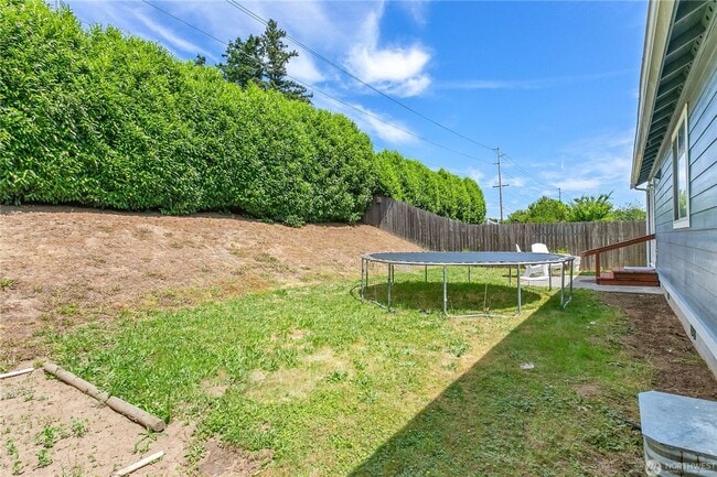 Building Photo - Beautiful Three Bedroom House in Lynden Fo...