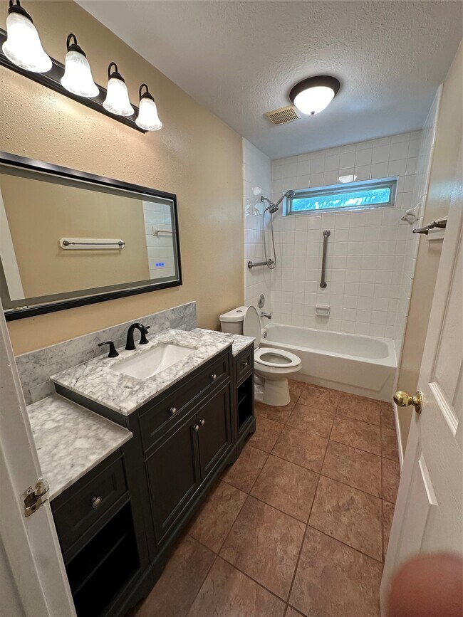 Building Photo - 4530 Plantation Pass Dr