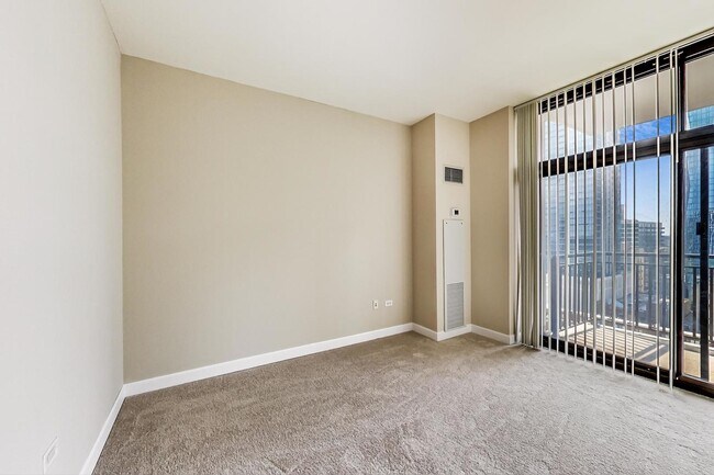 Building Photo - 1322 S Prairie Ave