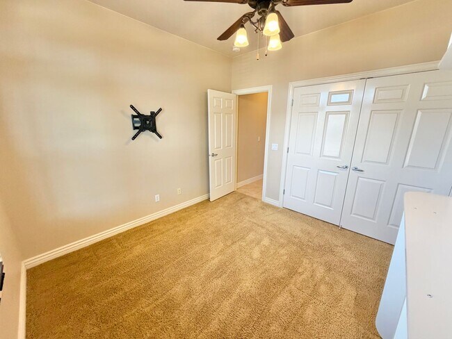 Building Photo - 2176 N Gunsight Dr