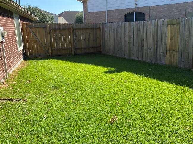 Building Photo - 15943 Breanna Ln