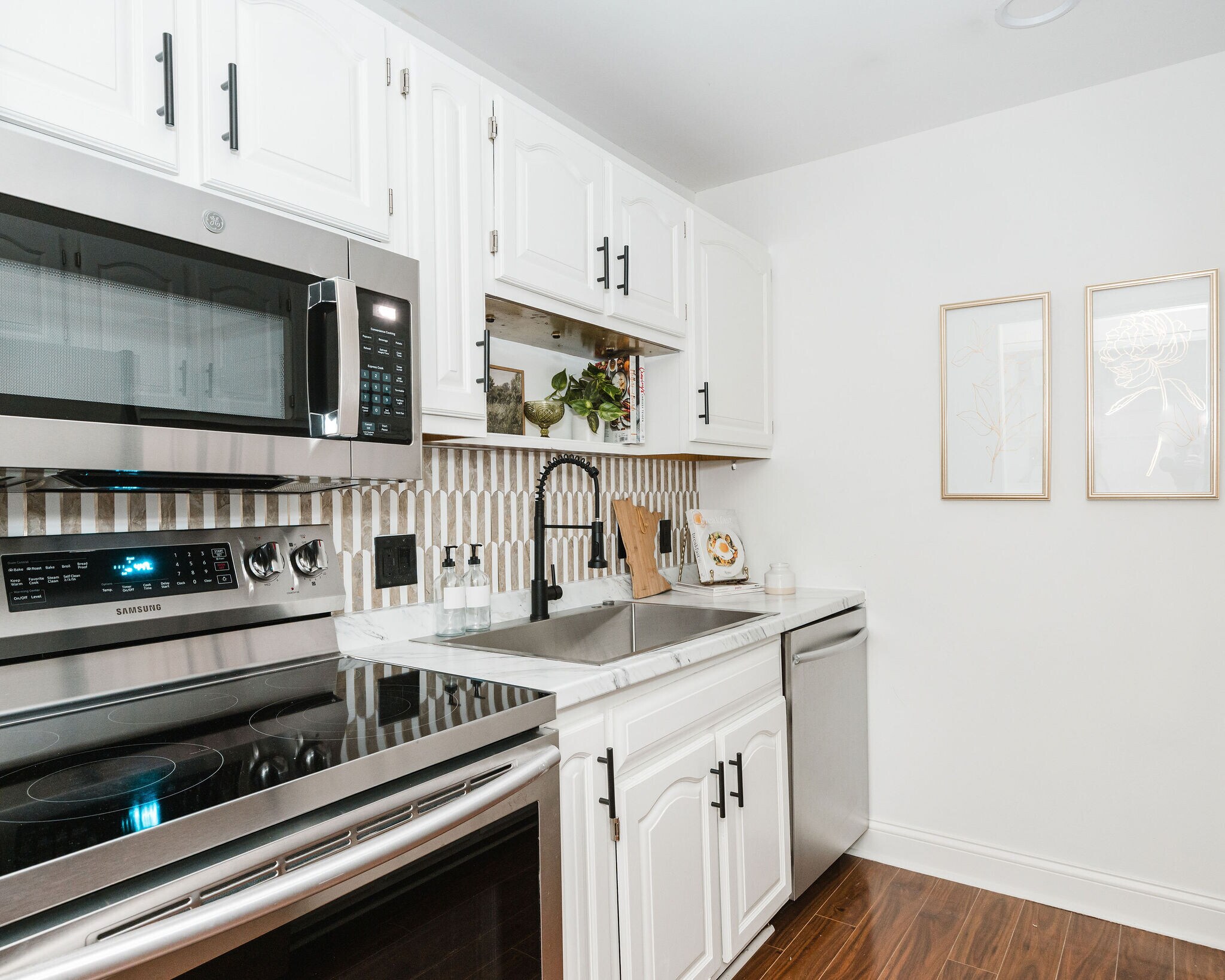 Building Photo - 35 Nathan Ln N