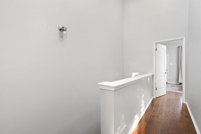 Building Photo - 7122 Wood Hollow Dr