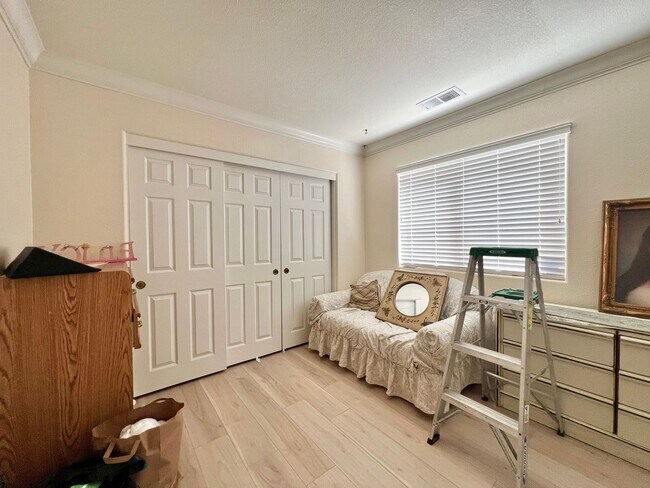 Building Photo - 3-Bedroom Home in a Prime Location!