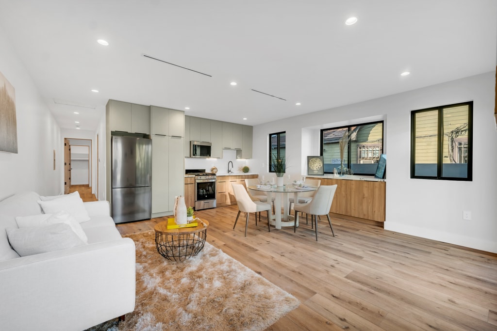 Building Photo - 653 N Wilton Pl