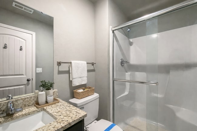 Building Photo - Updated 3-Bed, 2-Bath Ranch Townhome with Garage in Blue Springs