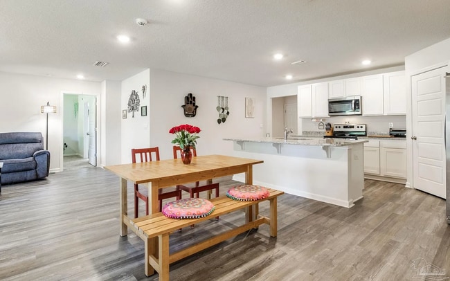 Building Photo - 9768 MilleeLoop