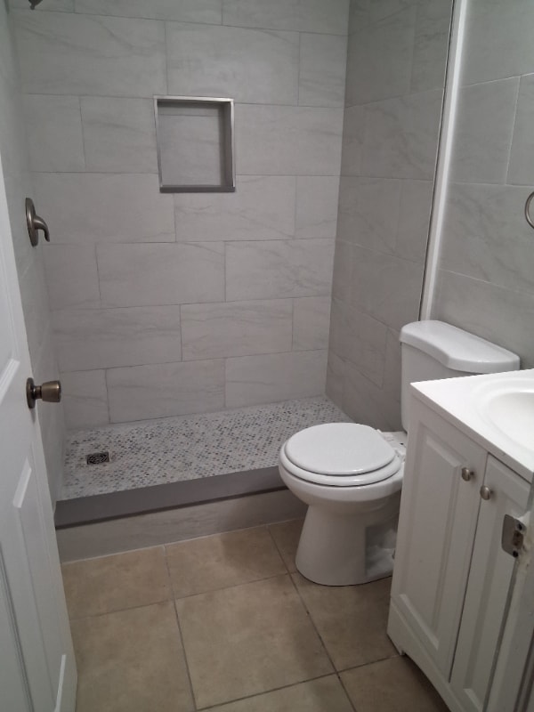 Building Photo - 1120 Northshore Dr