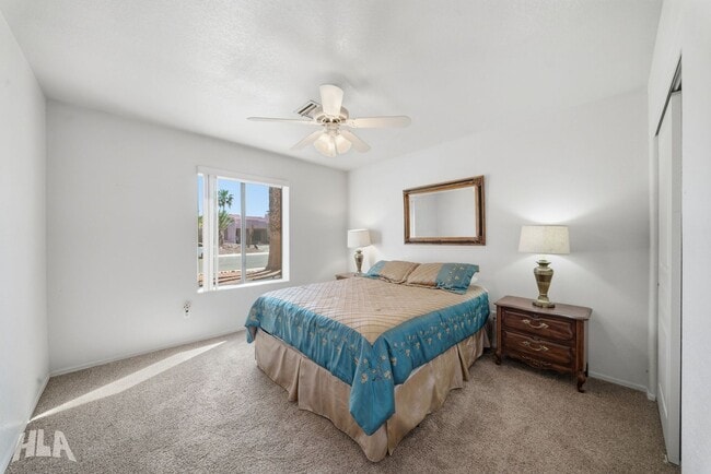 Building Photo - 10390 Fairway Dr