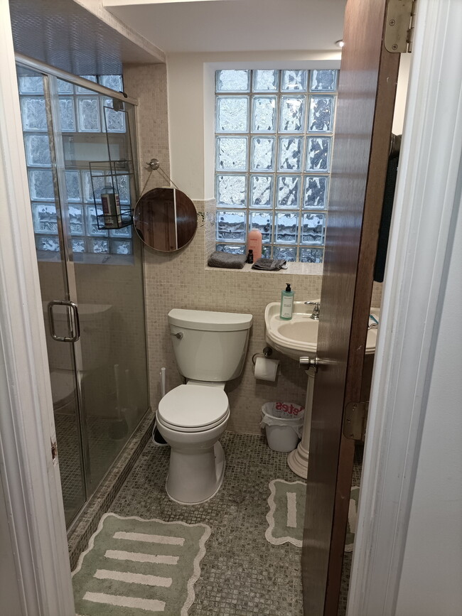 Building Photo - 8227 S Chappel Ave