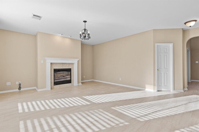 Building Photo - 8406 Lofty Ln