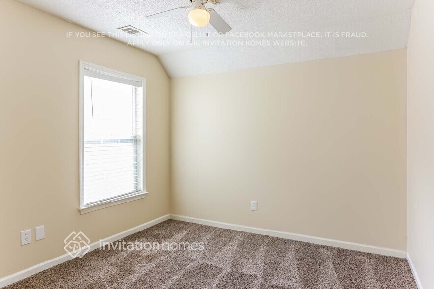 Building Photo - 1615 Heyford Cir NW