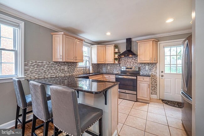 Building Photo - 103 Price St