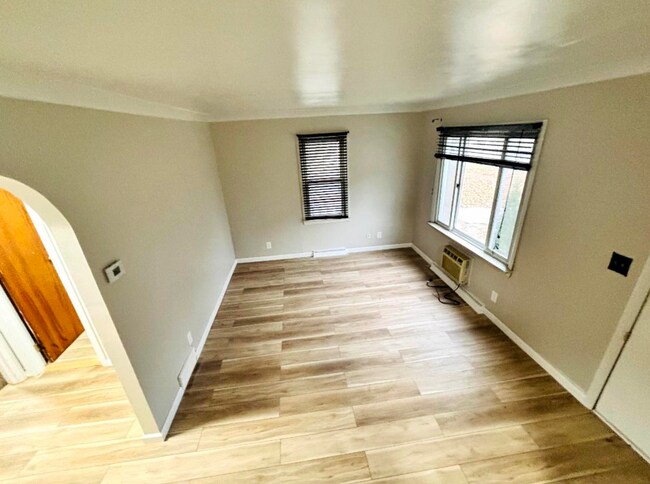 Building Photo - 3337 Court St