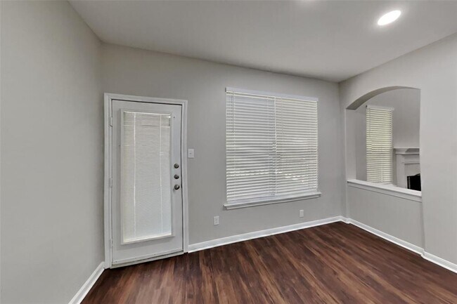 Building Photo - 6307 Briar Cross Ct