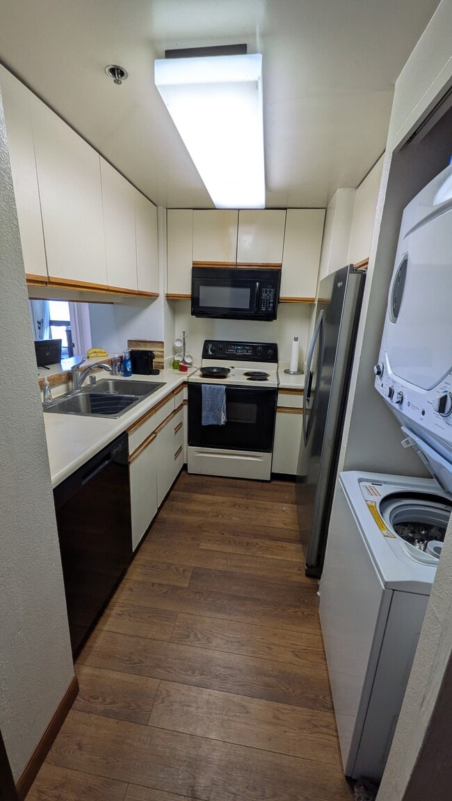 Building Photo - 5333 Likini St