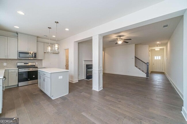 Building Photo - 56 Garrison Dr