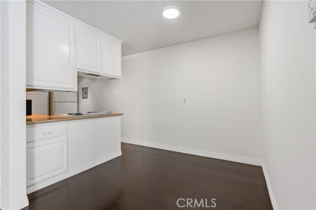 Building Photo - 131 N Gale Dr