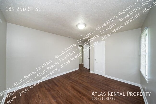 Building Photo - 189 2nd St SE