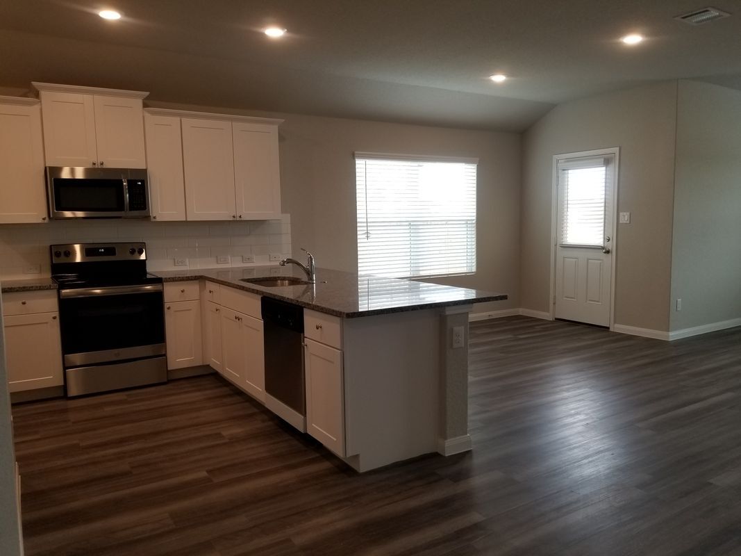 Building Photo - 210 Holland Pk