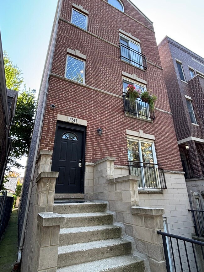 Building front - 1241 N Maplewood Ave
