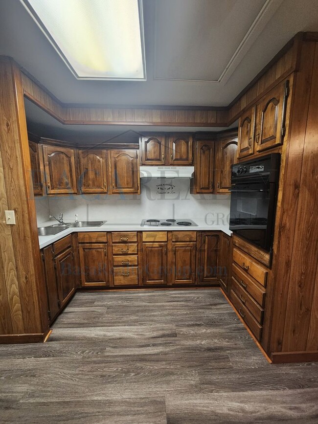 Building Photo - 1BR 1BA Apartment off of Main St, Purcell