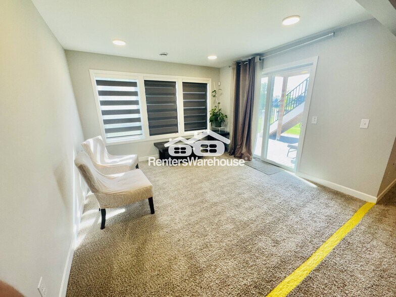 Building Photo - 17955 Headwaters Dr