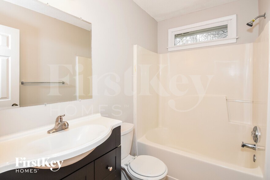 Building Photo - 7285 Wyngate Dr