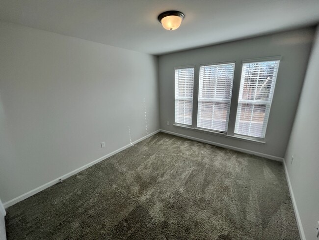 Building Photo - 922 Lampton Ct