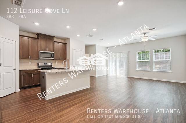 Building Photo - 3 Bedroom Townhome in the Heart of McDonough