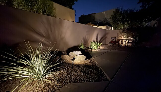 Building Photo - 6711 E Camelback Rd