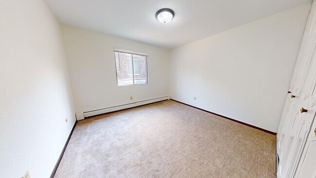 Building Photo - 3050 Old Hwy 8