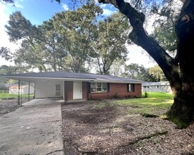 Building Photo - 703 Camellia Dr