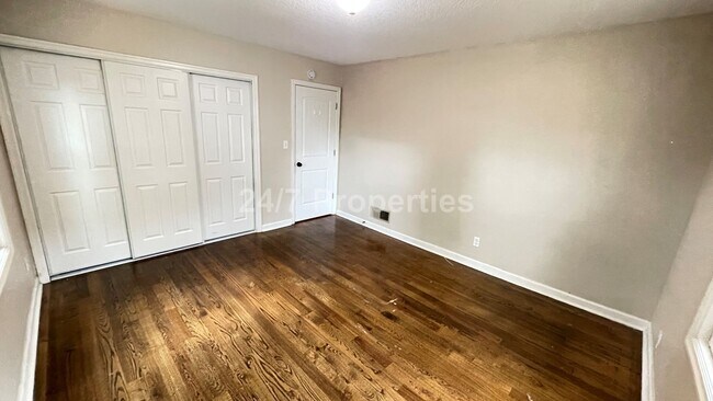 Building Photo - 2024-5815MF