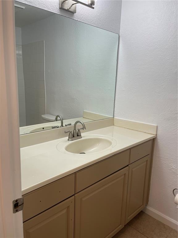 Building Photo - 10125 Sailwinds Blvd N