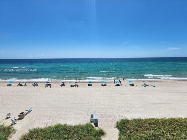 Building Photo - 2751 S Ocean Dr