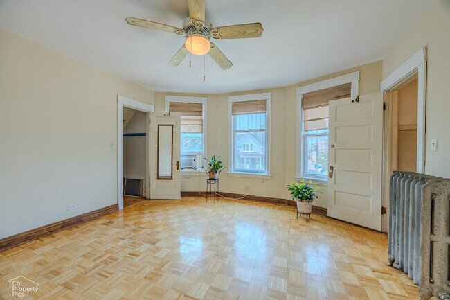 Building Photo - 2343 N Lawndale Ave