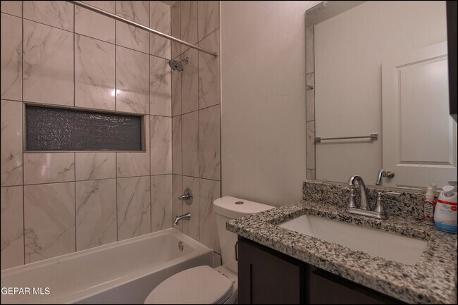 Building Photo - 12844 Giovanni Grajeda Ave