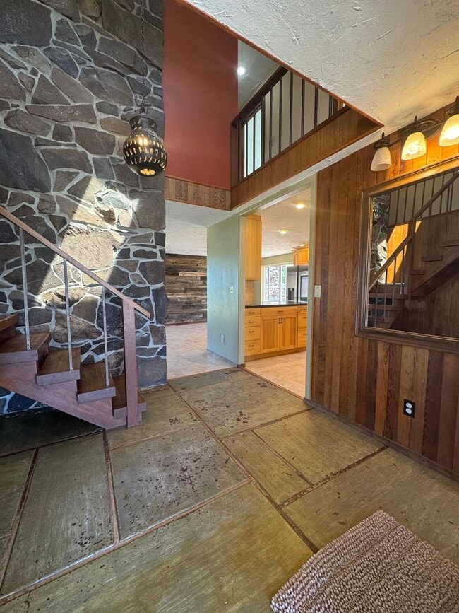 Building Photo - Idyllic 3bd, 2ba Retreat with Loft on 2+ A...