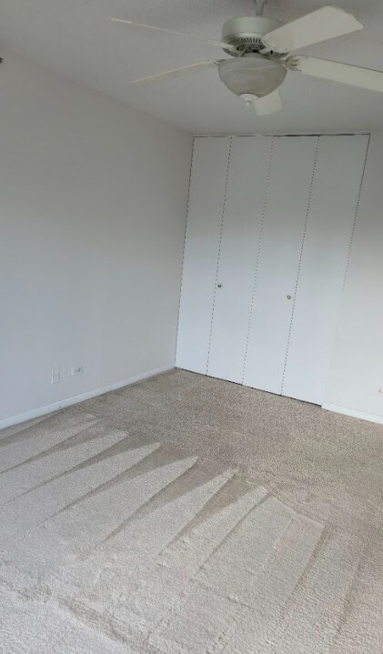 Building Photo - 1212 N La Salle Dr