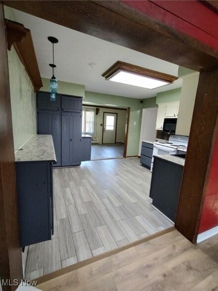 Kitchen - 14301 Galehouse Rd