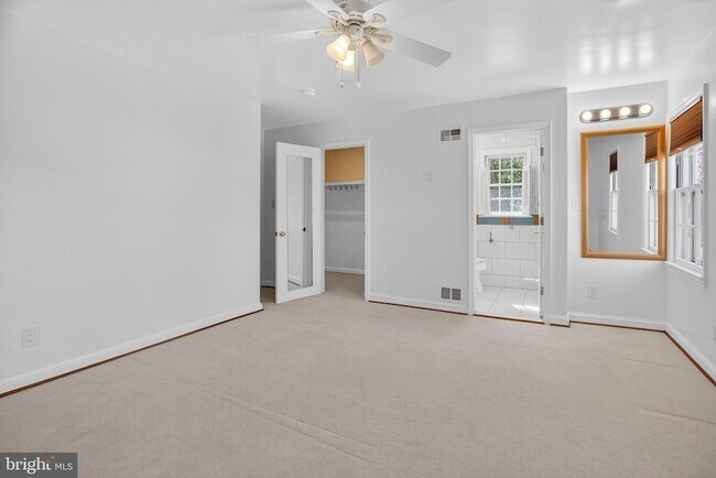 Building Photo - 5405 Ridgefield Rd